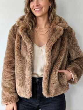 H&M Plush Brown Faux Fur Cropped Jacket - Size 6 - EUC